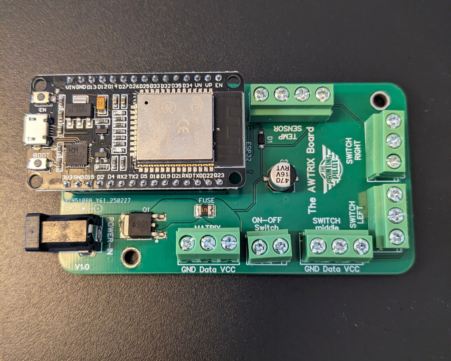DIY Social Media Follower Display (Awtrix) - PCB ONLY | YouTube | Tiktok | Reddit | Twitch| Instagram |