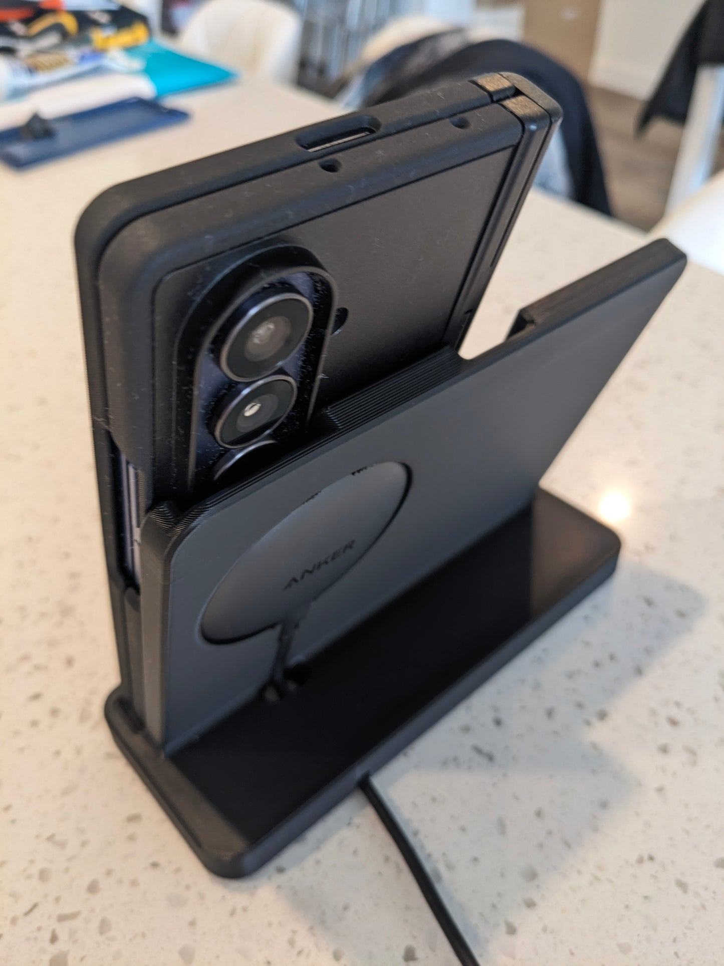 Samsung Galaxy Z Fold 7 Wireless Charging Dock - Update 1