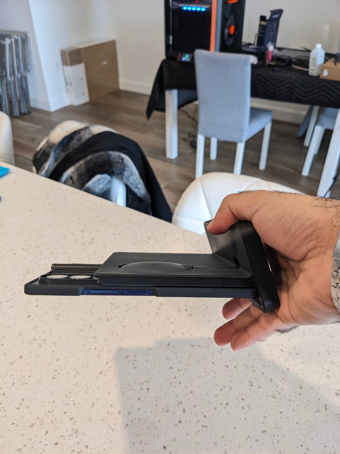 Samsung Galaxy Z Fold 7 Wireless Charging Dock - Update 1