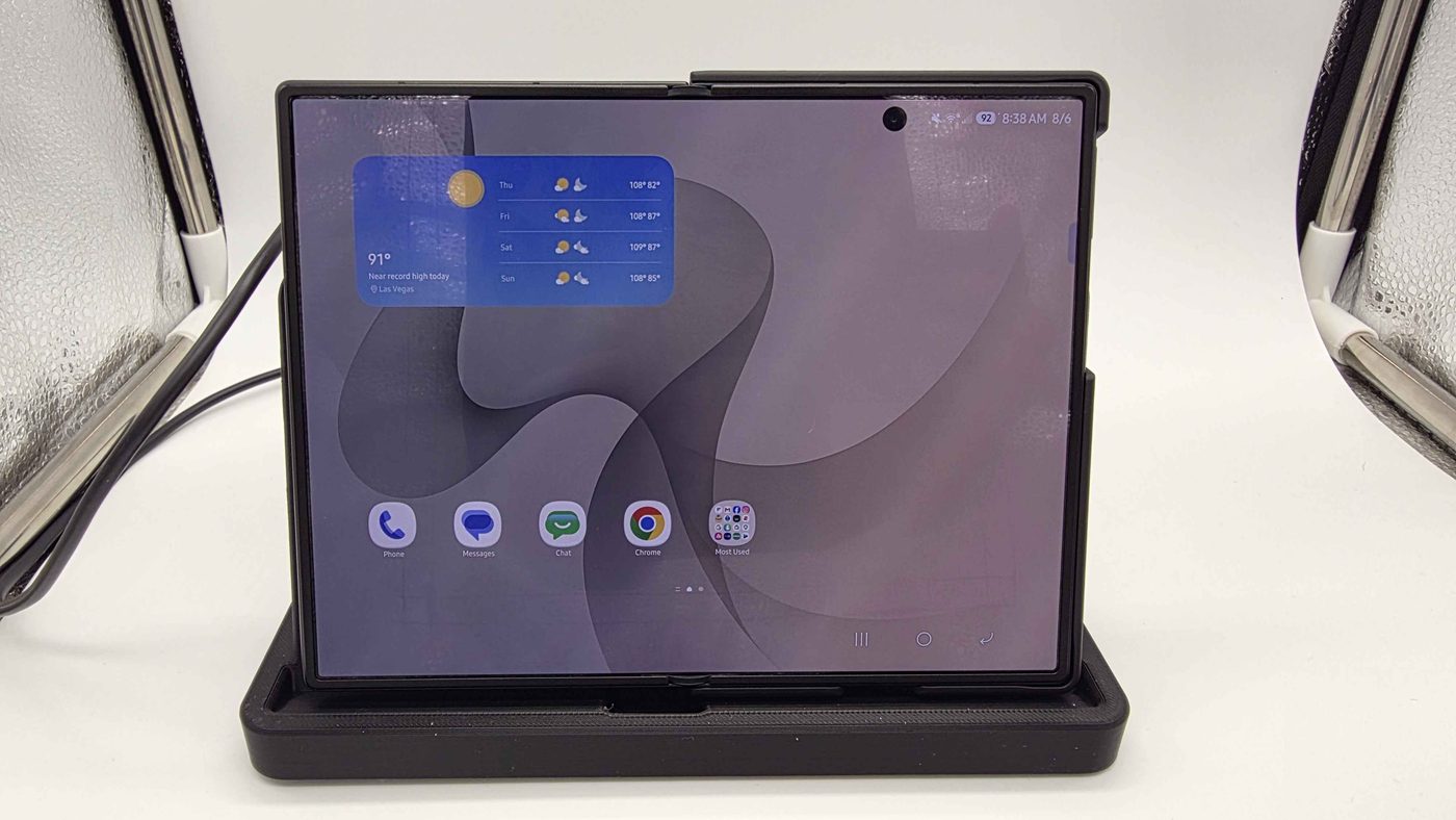 Z Fold 8 Charging Dock